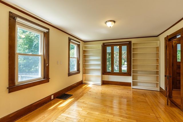22 W Center St, Northampton, MA 01062