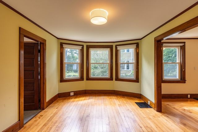 22 W Center St, Northampton, MA 01062