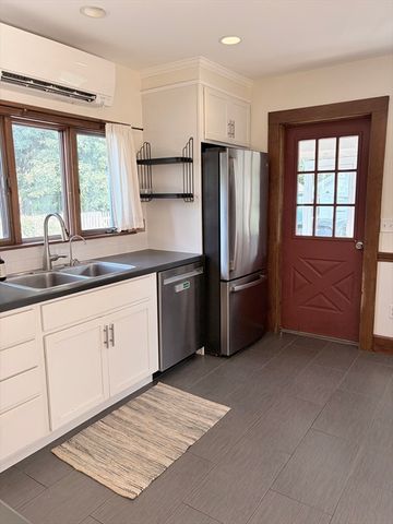 22 W Center St, Northampton, MA 01062