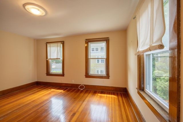 22 W Center St, Northampton, MA 01062