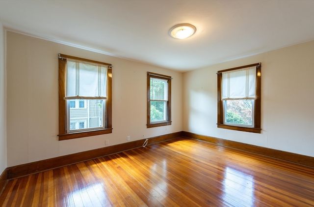 22 W Center St, Northampton, MA 01062