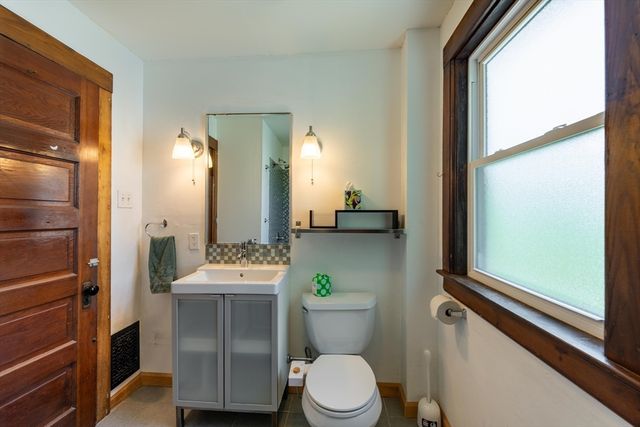 22 W Center St, Northampton, MA 01062