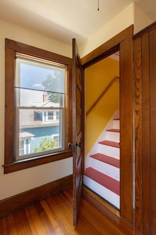 22 W Center St, Northampton, MA 01062