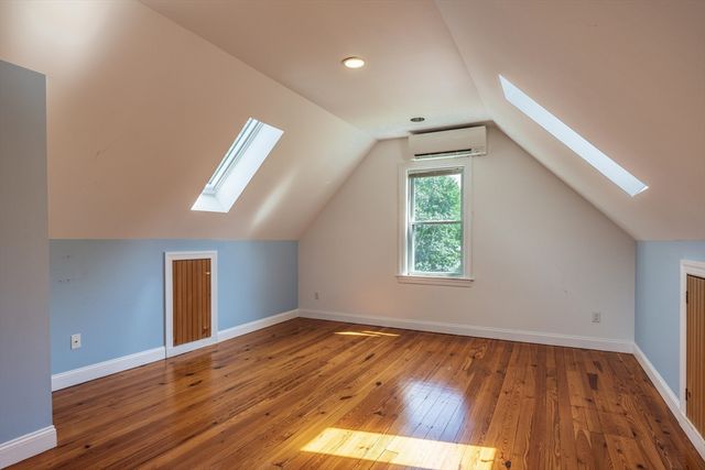 22 W Center St, Northampton, MA 01062