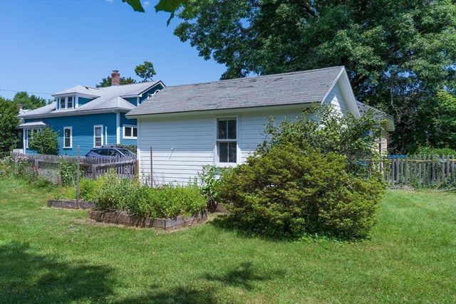22 W Center St, Northampton, MA 01062
