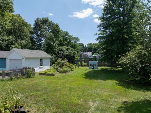 22 W Center St, Northampton, MA 01062