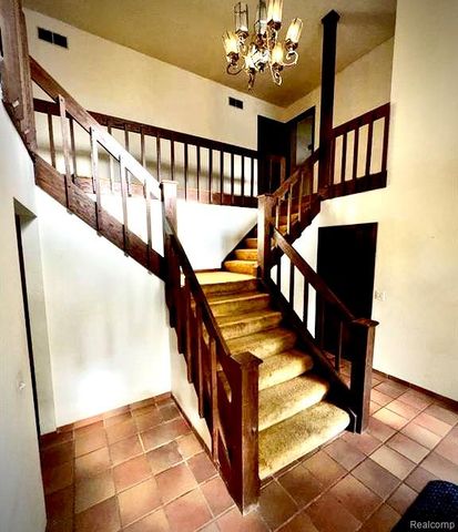 1250 Club Drive, Bloomfield Hills, MI 48302