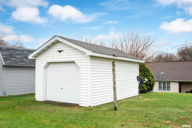 5210 W AIRWAYS Road, Peoria, IL 61607