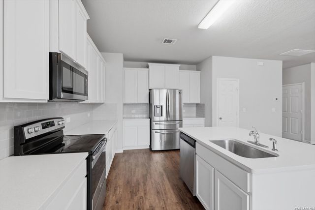 6610 Freedom Hills, San Antonio, TX 78242