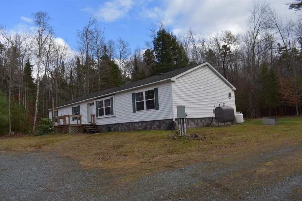 62 Palmer Road, Enfield, NH 03748