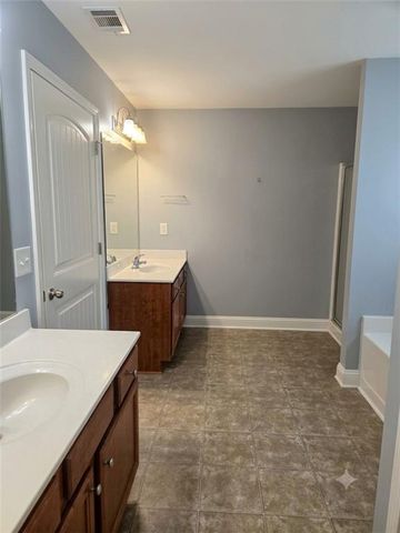 702 Lynnfield Drive, Lawrenceville, GA 30045