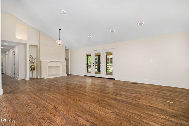 2108 Tallwood Drive, Kingsport, TN 37660