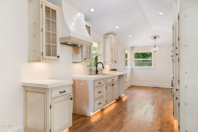 2108 Tallwood Drive, Kingsport, TN 37660