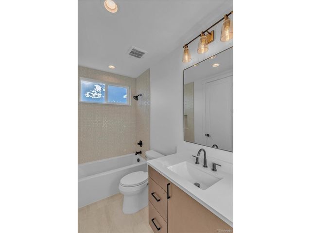 942 Sunflower St, Louisville, CO 80027