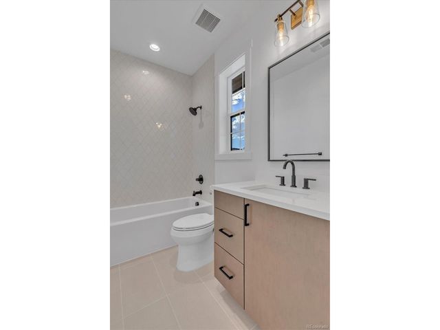 942 Sunflower St, Louisville, CO 80027