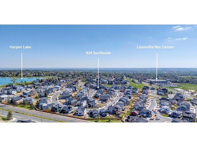 942 Sunflower St, Louisville, CO 80027