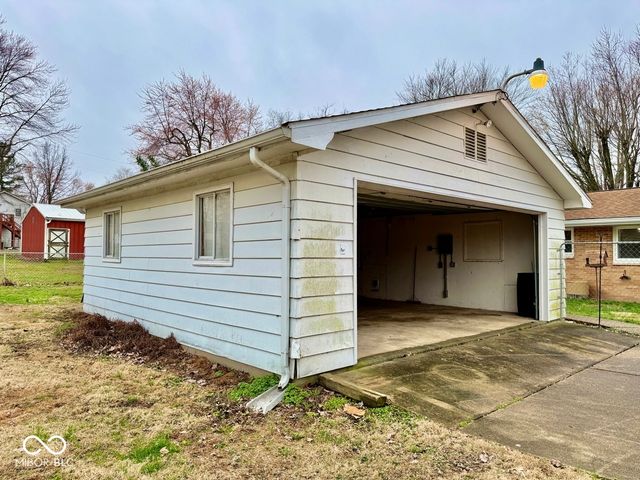 302 S Murphy Avenue, Brazil, IN 47834