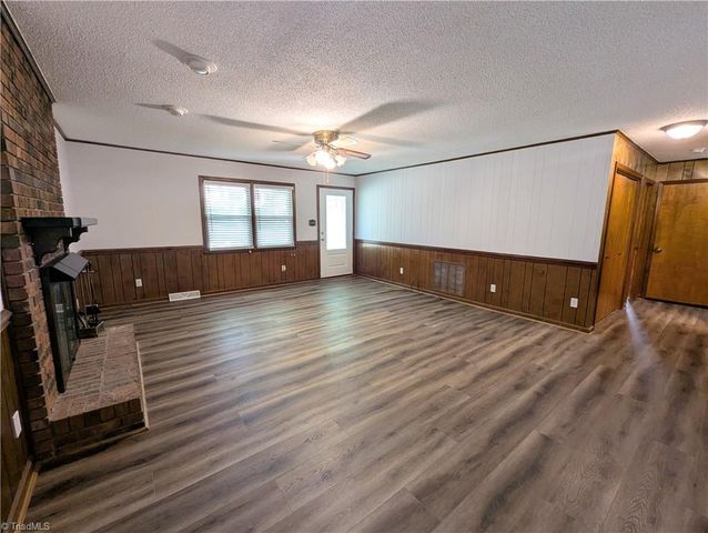115 Forest Park Drive, Thomasville, NC 27360