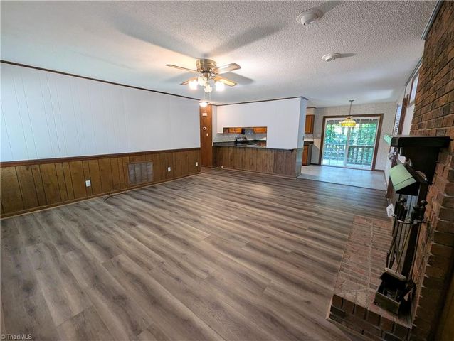 115 Forest Park Drive, Thomasville, NC 27360