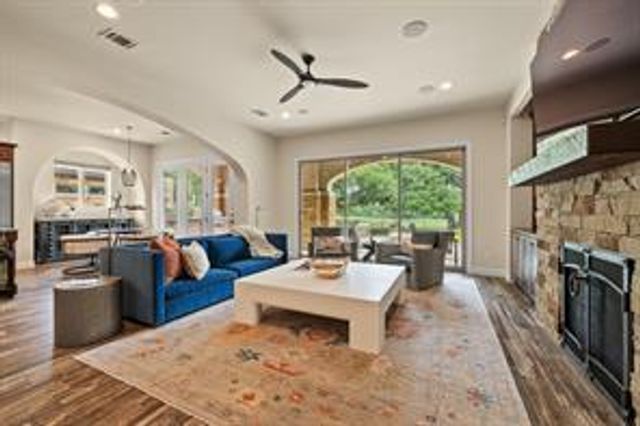 313 Grand Oaks LN, Georgetown, TX 78628