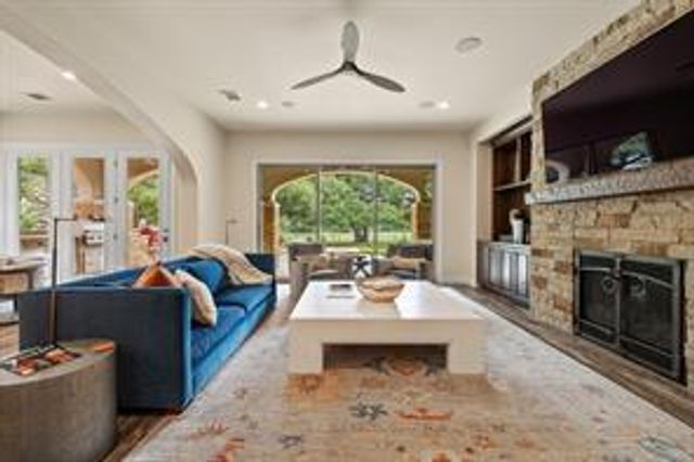 313 Grand Oaks LN, Georgetown, TX 78628