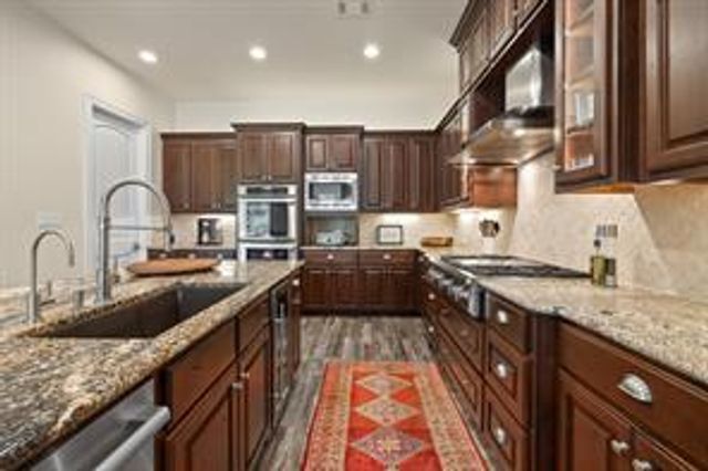 313 Grand Oaks LN, Georgetown, TX 78628