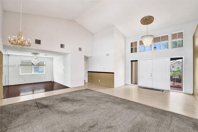 8860 Southern Orchard Rd S, Davie, FL 33328