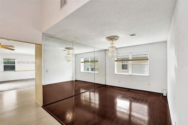 8860 Southern Orchard Rd S, Davie, FL 33328