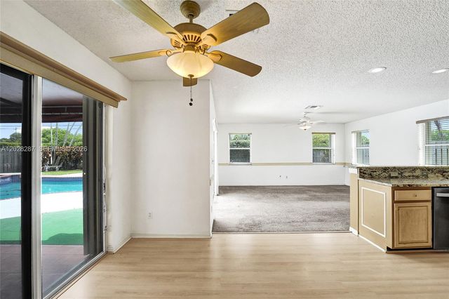 8860 Southern Orchard Rd S, Davie, FL 33328