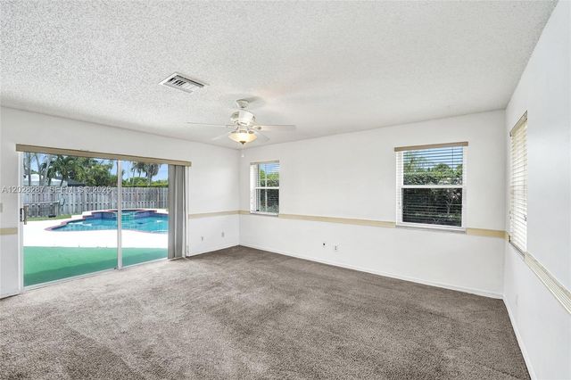 8860 Southern Orchard Rd S, Davie, FL 33328
