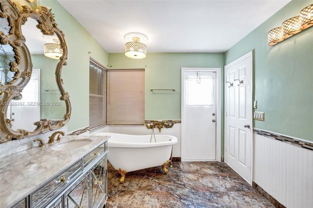 8860 Southern Orchard Rd S, Davie, FL 33328