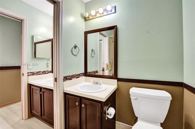 8860 Southern Orchard Rd S, Davie, FL 33328