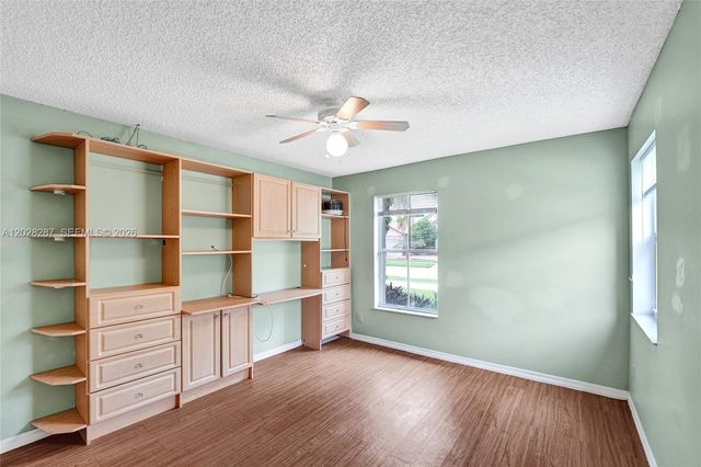 8860 Southern Orchard Rd S, Davie, FL 33328