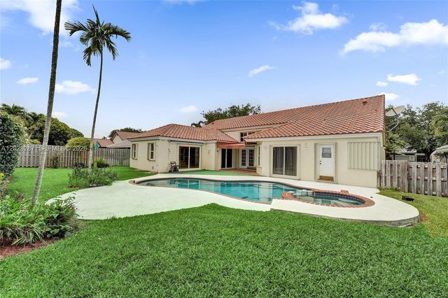8860 Southern Orchard Rd S, Davie, FL 33328