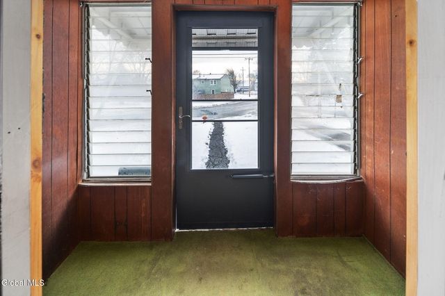 4 Woodrow Road, Amsterdam, NY 12010