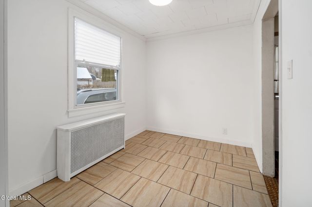 4 Woodrow Road, Amsterdam, NY 12010