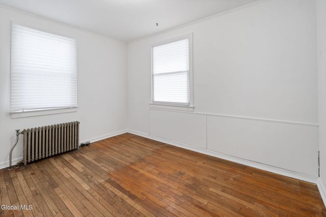 4 Woodrow Road, Amsterdam, NY 12010