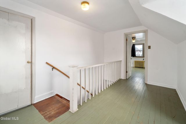 4 Woodrow Road, Amsterdam, NY 12010