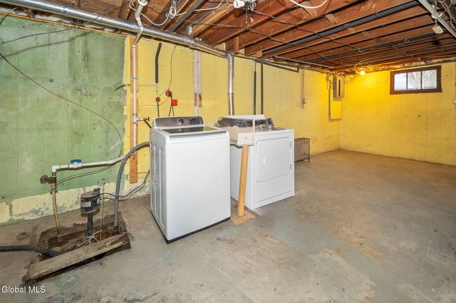 4 Woodrow Road, Amsterdam, NY 12010