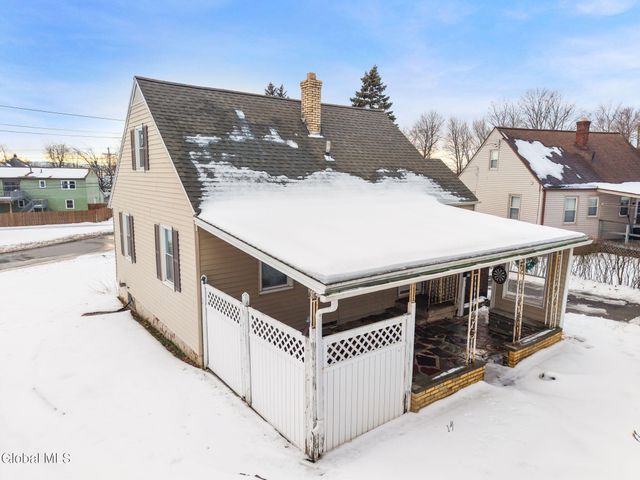 4 Woodrow Road, Amsterdam, NY 12010