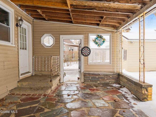 4 Woodrow Road, Amsterdam, NY 12010