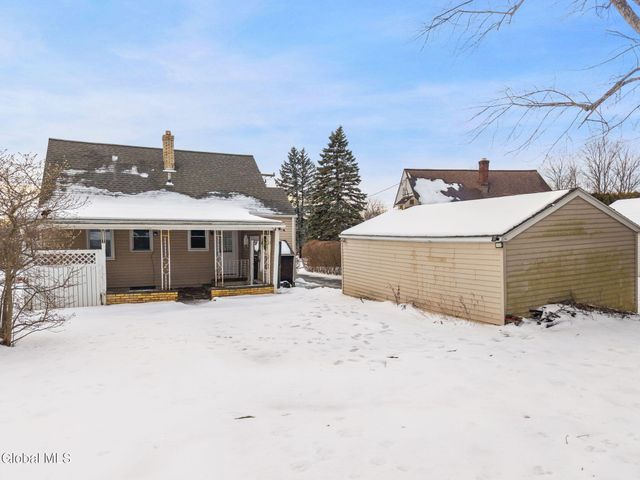 4 Woodrow Road, Amsterdam, NY 12010