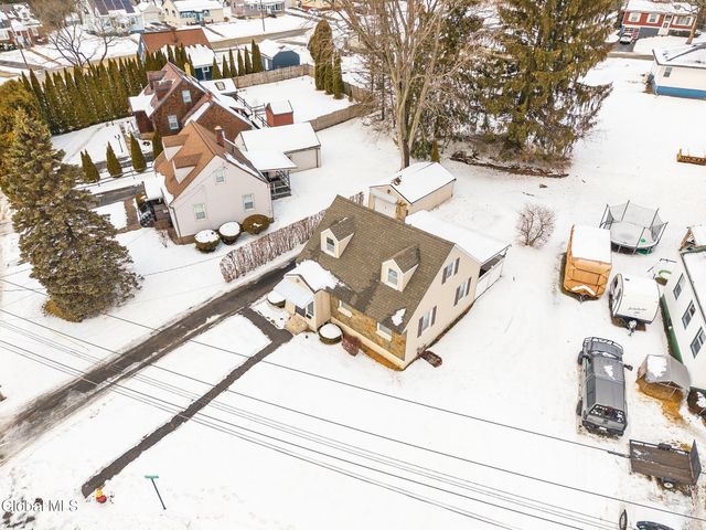 4 Woodrow Road, Amsterdam, NY 12010