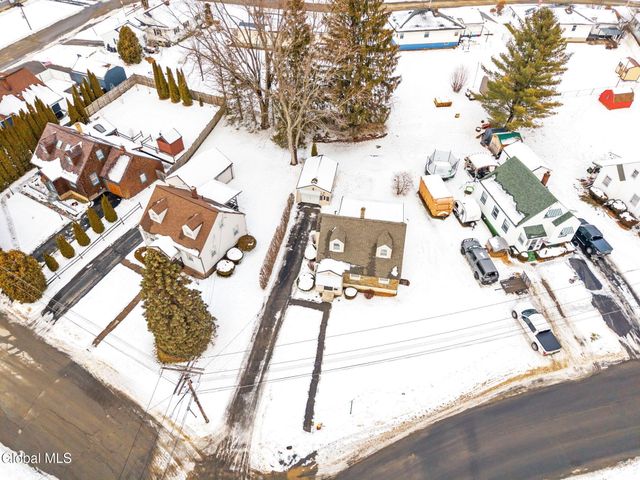 4 Woodrow Road, Amsterdam, NY 12010