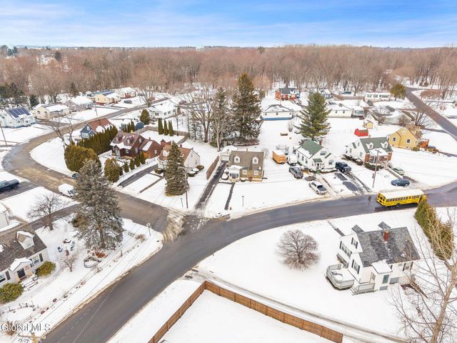 4 Woodrow Road, Amsterdam, NY 12010