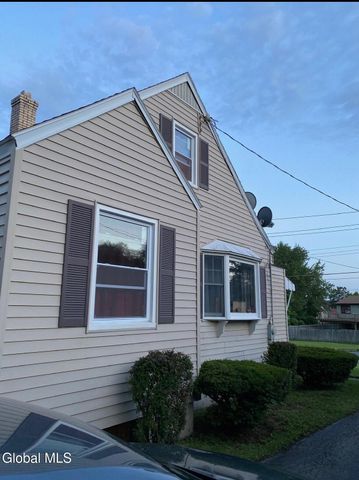 4 Woodrow Road, Amsterdam, NY 12010