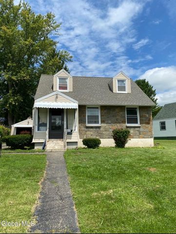 4 Woodrow Road, Amsterdam, NY 12010