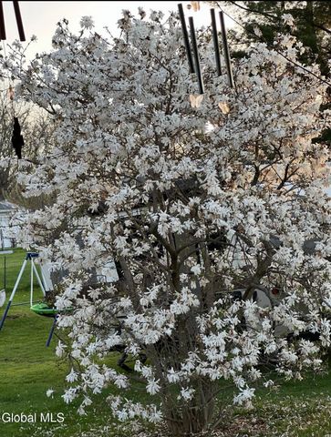 4 Woodrow Road, Amsterdam, NY 12010