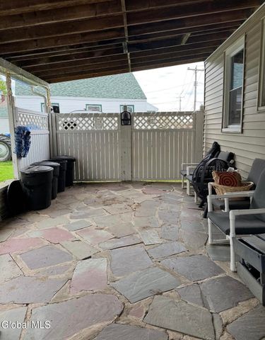 4 Woodrow Road, Amsterdam, NY 12010