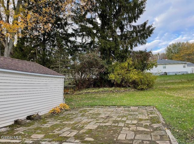 4 Woodrow Road, Amsterdam, NY 12010